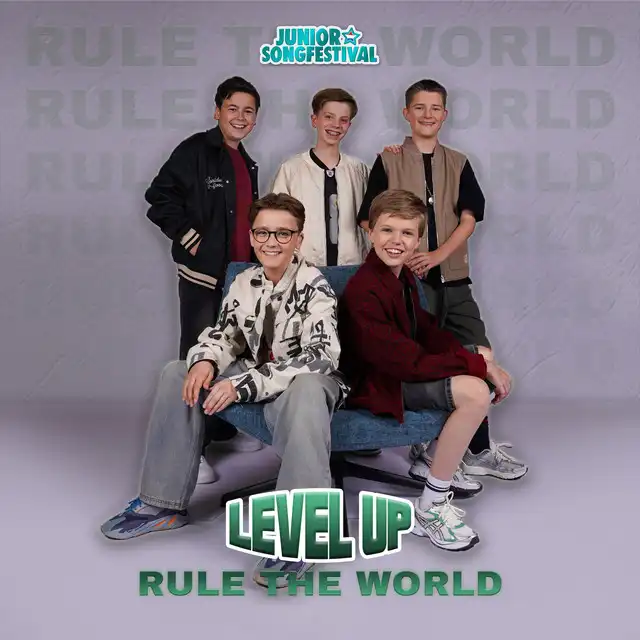 Luister de hitsingle Rule the World van Level Up in de Kidz Super Chartz!