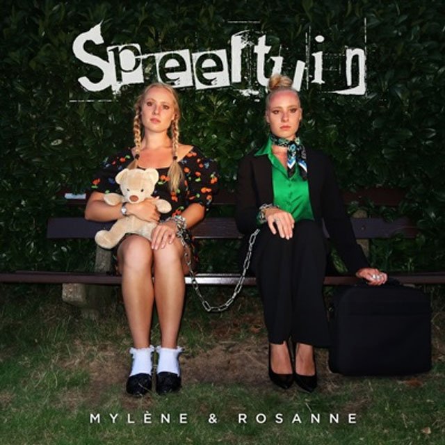 Speeltuin hitsinlge Mylène & Rosanne in de Kidz Super Chartz!